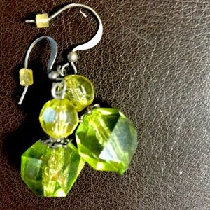 🔥Pair of glass bead earrings 🔥5 for $25🔥